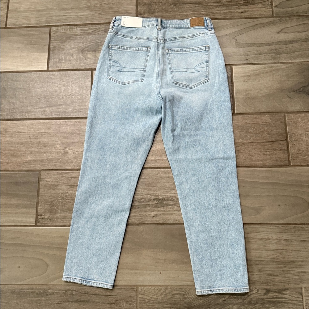 👖NWT👖American Eagle Strigid High Rise Mom Jeans - Picture 4 of 8